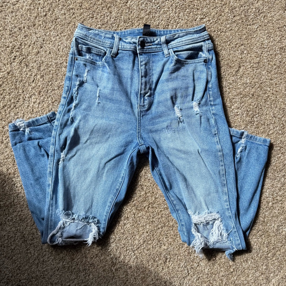 Ripped Jeans | Windsor